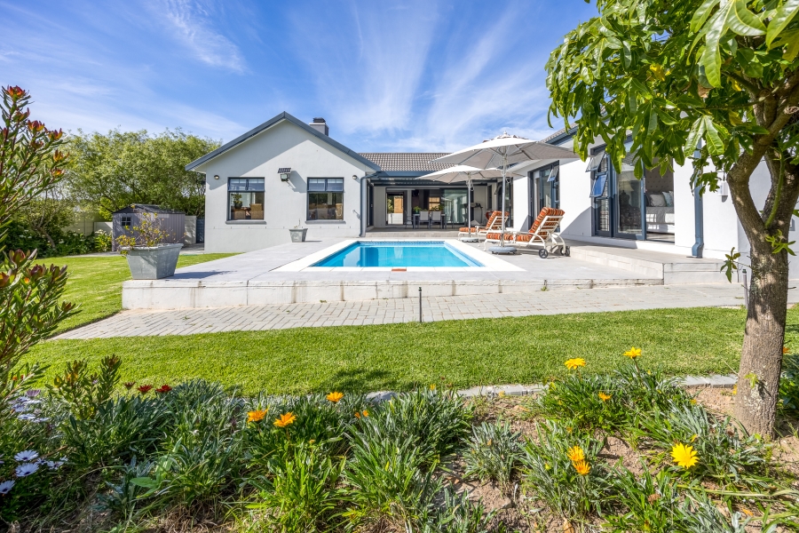 4 Bedroom Property for Sale in Vierlanden Western Cape